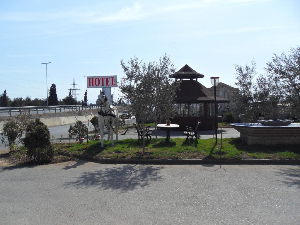 Hotel Lovcen Podgorica Exterior foto